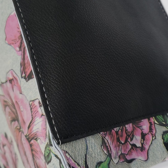 Fabulous Betsey Johnson Big Bow Denim Rose Print Shoulder Straps Tote - Picture 9 of 15